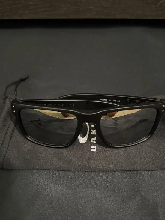 Oakley Holbrook Mens Sunglasses 9102 Silver Reflective Lenses - Picture 4 of 6